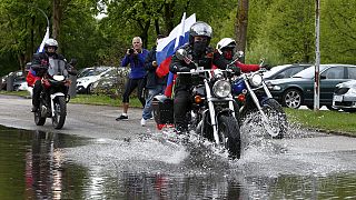 Rus motorsikletli gruptan Nazi kampına sembolik ziyaret