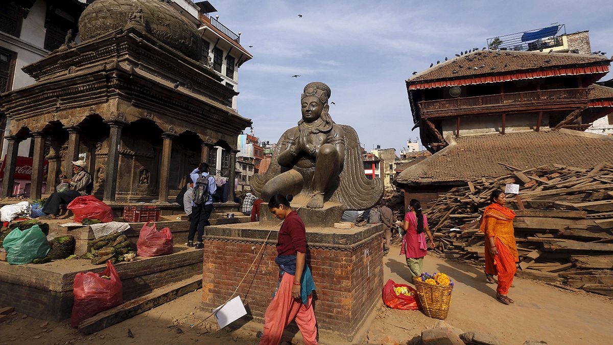 Zerstörte Tempel in Nepal: Wiederaufbau möglich