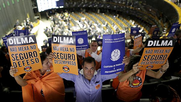 Au Brésil, la rue exige la démission de la présidente Dilma Rousseff Au Brésil, la rue exige la démission de la présidente Dilma Rousseff