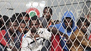 Itália: Resgatados migrantes à deriva no Mediterrâneo