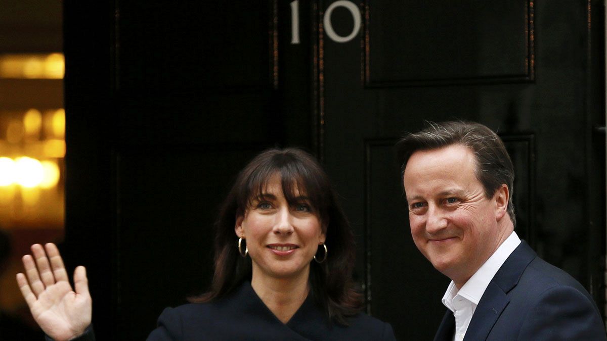 David Cameron reconduit, Ed Miliband jette l'éponge