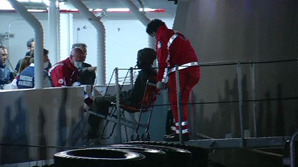 Immigrazione: trovato relitto della tragedia di aprile, cadaveri a bordo Immigrazione: trovato relitto della tragedia di aprile, cadaveri a bordo