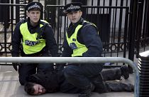 Una protesta contra gobierno de Cameron deja cinco agentes heridos