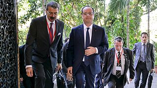 Hollande a Cuba, prima visita di un presidente francese