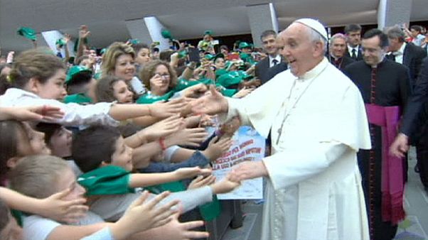 Il Papa incontra 7 mila bambini Il Papa incontra 7 mila bambini