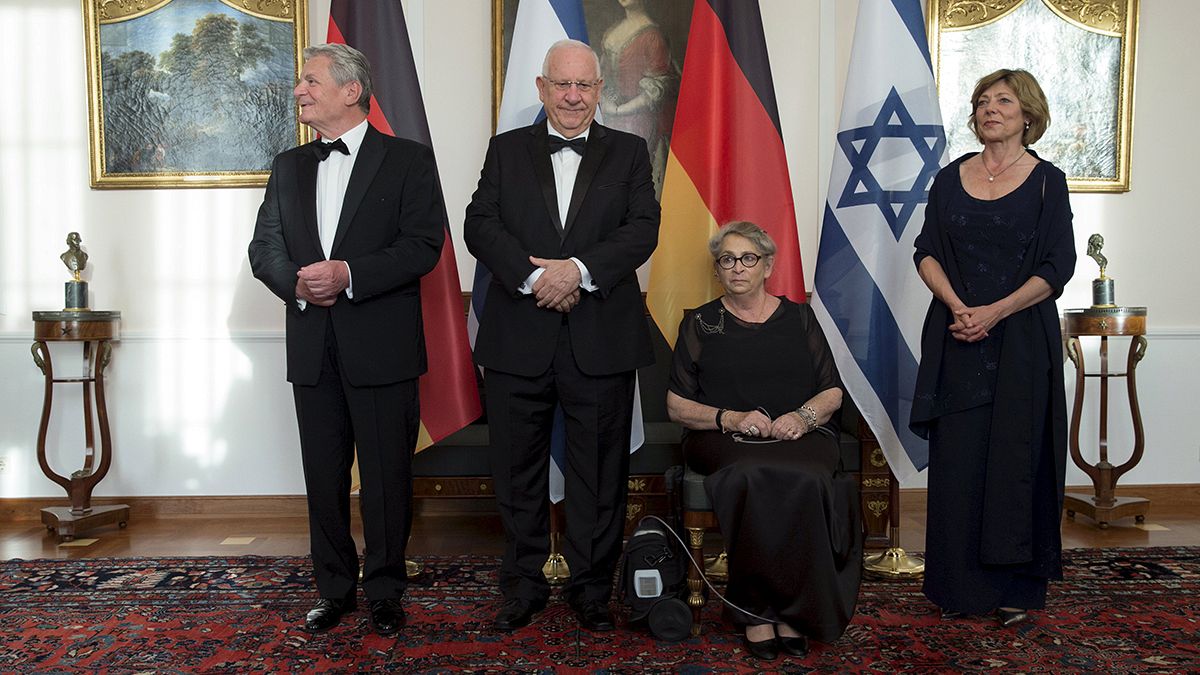 إسرائيل وألمانيا تحتفلان بمرور 50 عاماً من العلاقات وميركل تدعو لإنشاء دولة فلسطينية