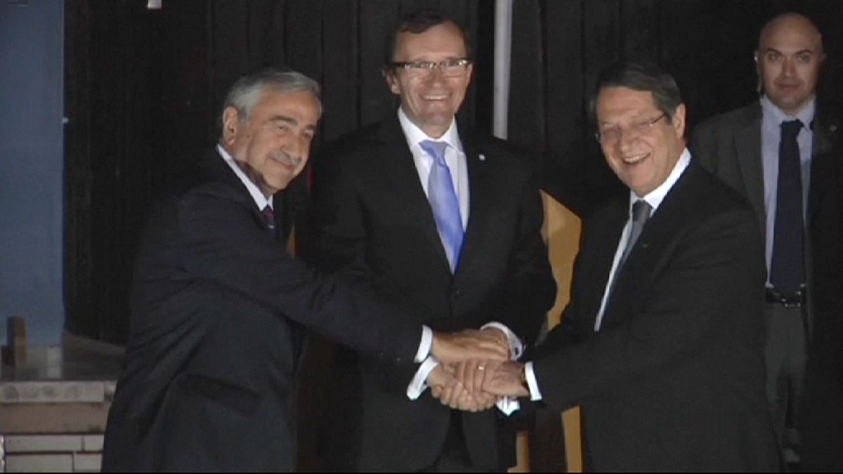 Cypriot leaders agree to push for peace