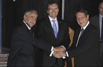 Кипрские турки и греки договорились возобновить переговоры