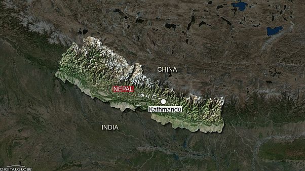 Nepal: nuova potente scossa di terremoto alle falde dell'Everest Nepal: nuova potente scossa di terremoto alle falde dell'Everest