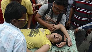 Nepal: nuova scossa da 7,4. Almeno 60 morti