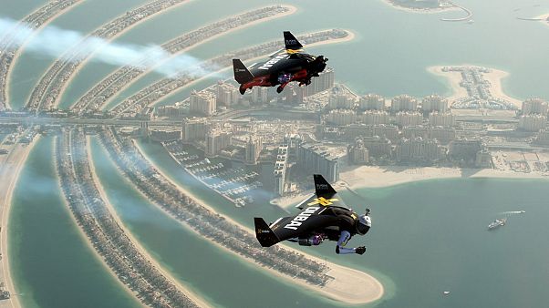 "Homem a jato" voa sobre o Dubai "Homem a jato" voa sobre o Dubai