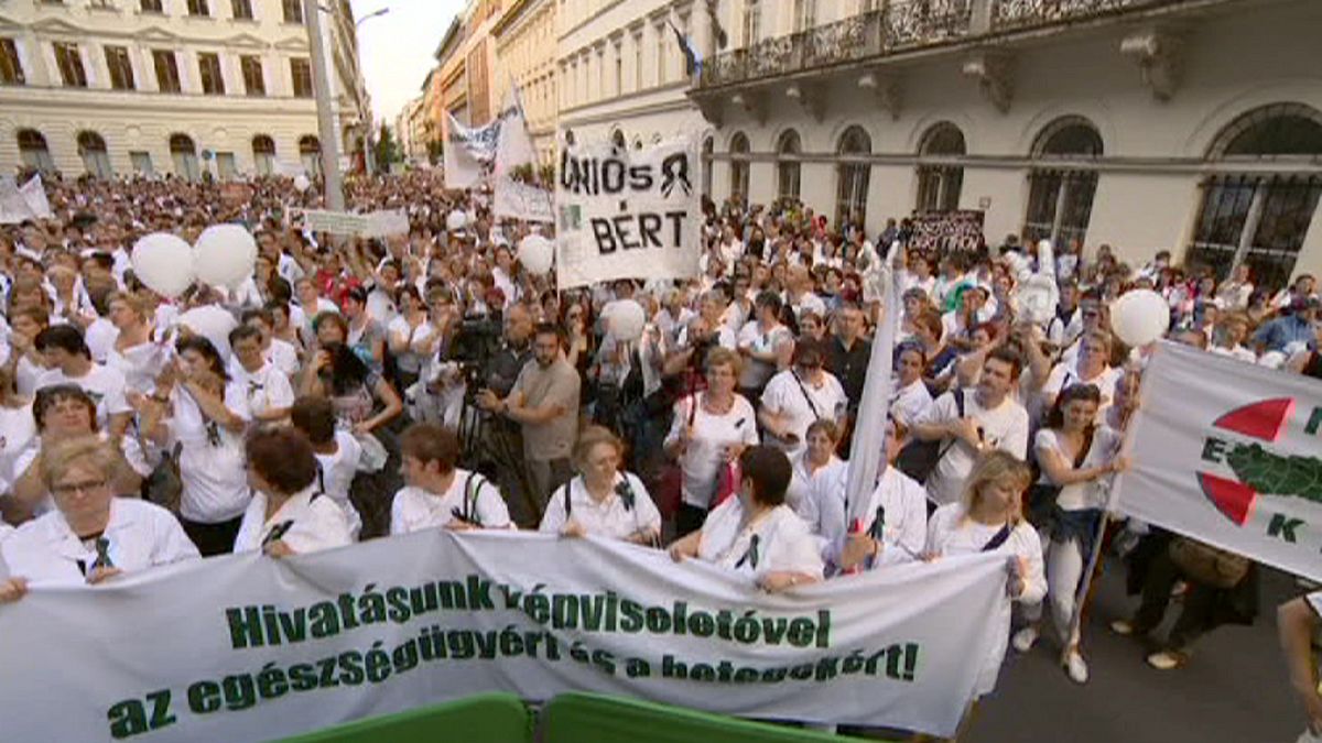 Budapest: tüntettek az egészségügyi dolgozók