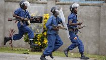 Burundi: az elnök haza indult a puccs hírére