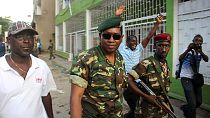 Burundi: az elnök haza indult a puccs hírére