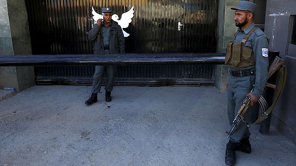 دست کم چهارده نفر کشته در حمله خونین طالبان افغانستان به یک مهمانخانه دست کم چهارده نفر کشته در حمله خونین طالبان افغانستان به یک مهمانخانه