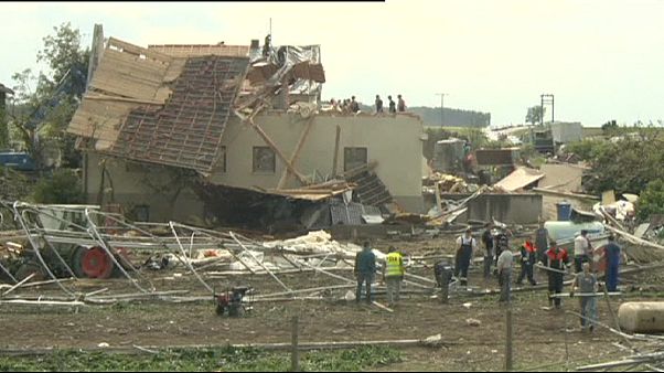 Nuovo tornado devasta a Baviera. Germania meridionale in ginocchio per il maltempo Nuovo tornado devasta a Baviera. Germania meridionale in ginocchio per il maltempo