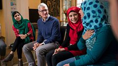 Image: Apple CEO Tim Cook and Nobel Peace Prize Laureate Malala Yousafzai s
