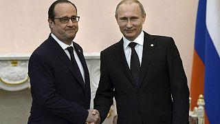 Si blocca l'affare delle 2 portaerei Mistral che Parigi doveva vendere alla Russia. Chi pagherà il conto?