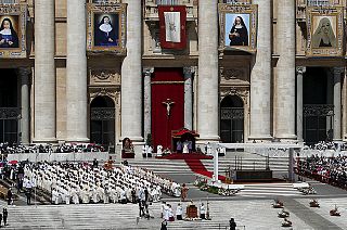 Pope Francis canonises two Palestinian nuns days after state recognition