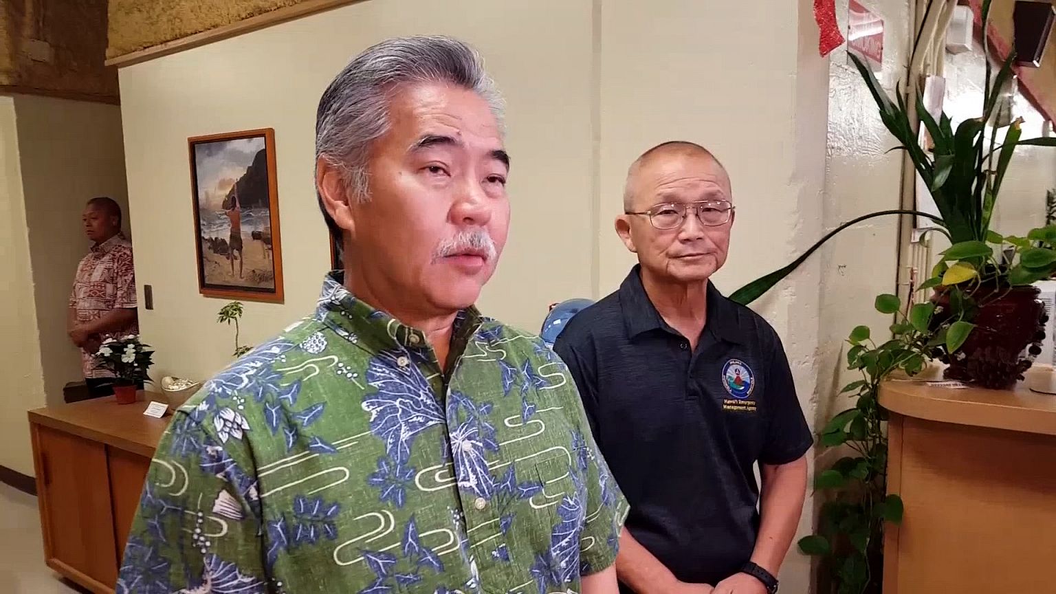 Image: Gov. David Ige speaks at a news conference about the missile alert t