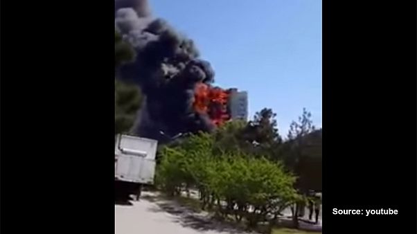 Μπακού: Τουλάχιστον 15 νεκροί από μεγάλη πυρκαγιά σε συγκρότημα πολυκατοικιών Μπακού: Τουλάχιστον 15 νεκροί από μεγάλη πυρκαγιά σε συγκρότημα πολυκατοικιών