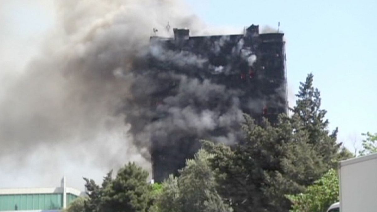 Pokollá változott az égő toronyház Bakuban