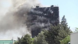 Palazzo in fiamme a Baku, almeno 15 morti