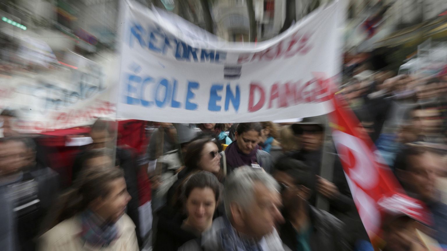 Γαλλία: Στους δρόμους για τα... Αρχαία Ελληνικά και τα Λατινικά!
