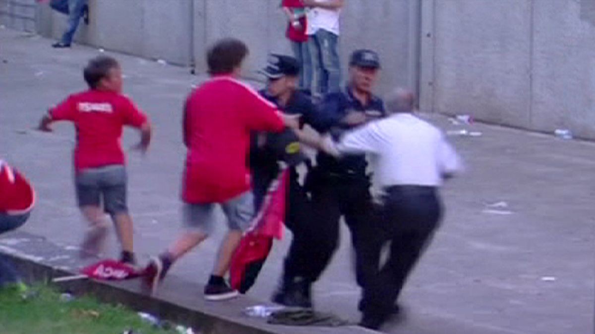 Portugal: Ermittlungen nach Schlagstockeinsatz gegen Fußballfan