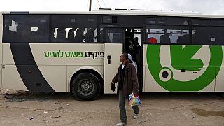 Autobus israeliani vietati ai palestinesi. Stop di Netanyahu ma resta polemica