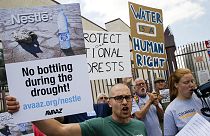 Tüntetés a Nestlé vizei miatt