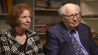 الزوجان كلارسفيلد قتال طويل ضد النازية .. وقصة بدأت من مترو الأنفاق قبل 55 عاماً