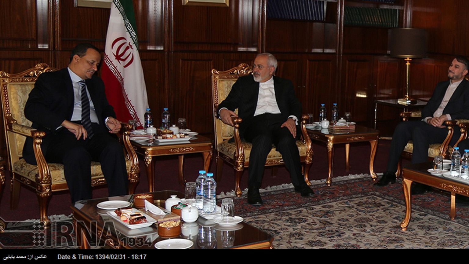 ظریف: هیچ کشوری نباید در گفتگوهای صلح یمن دخالت کند