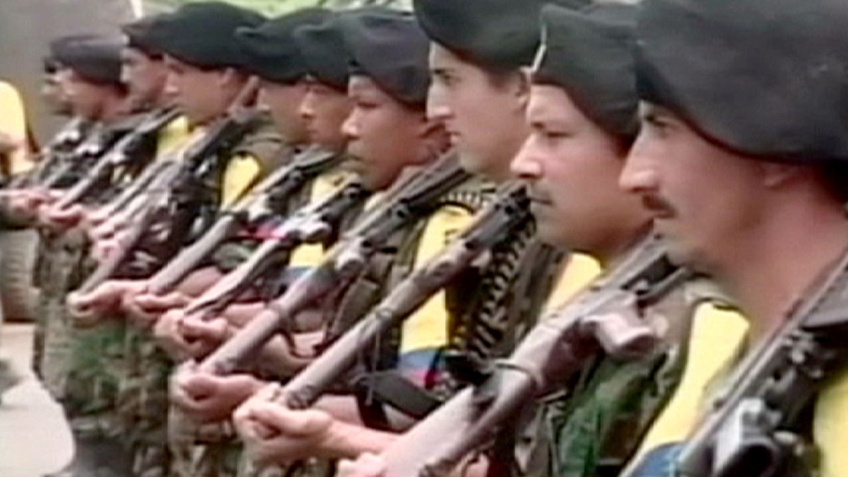 Colômbia: FARC decidem fim unilateral do cessar-fogo mas diálogo continua