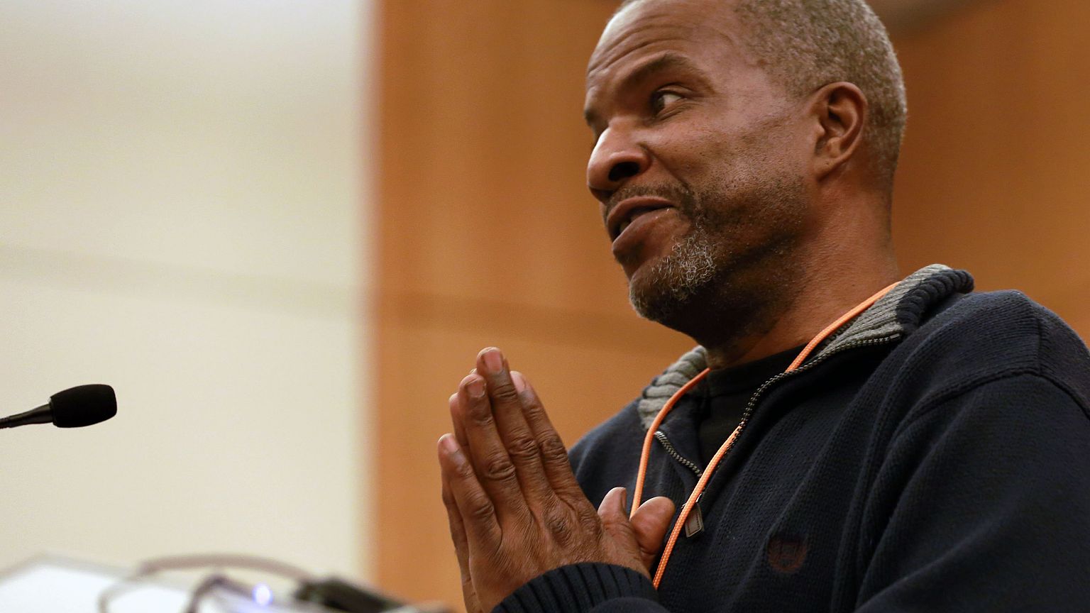 Image: Former felon speaks to Virginia legislators about expungement proces