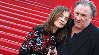 Cannes 10e jour : Gérard Depardieu, Isabelle Huppert et Hou Hsiao-hsien sur le tapis rouge