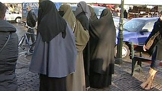 هلند؛ تصویب طرح ممنوعیت پوشیدن روبنده