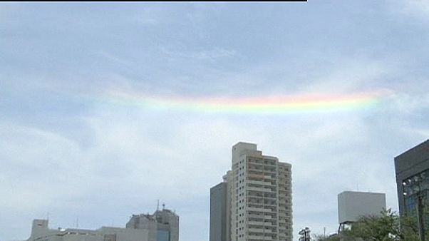 Un arc-en-ciel horizontal au Japon Un arc-en-ciel horizontal au Japon