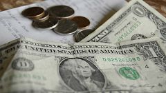 Image: A waiter's tip on a check
