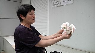 أوكرانيا: طغيان العملة الروسية الروبل في دونيتسك شرقي البلاد