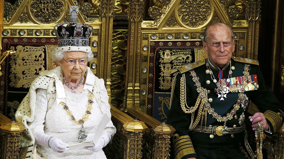 Елизавета II: Британия проведет референдум по выходу из ЕС до конца 2017 года