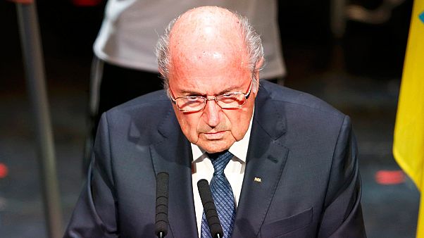 بلاتير: لا يمكنني مراقبة كل الناس كل الوقت، وسنعيد بناء الثقة في "الفيفا" بلاتير: لا يمكنني مراقبة كل الناس كل الوقت، وسنعيد بناء الثقة في "الفيفا"