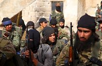 "Az Aszad-rezsim megdöntéséig nem állunk meg" - mondta az al-Nuszra Front vezére