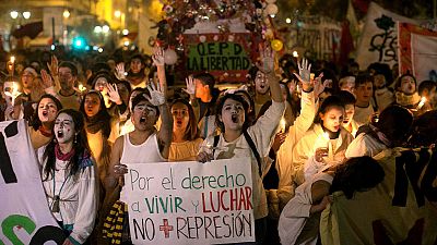 Graves disturbios tras una protesta de estudiantes en Chile