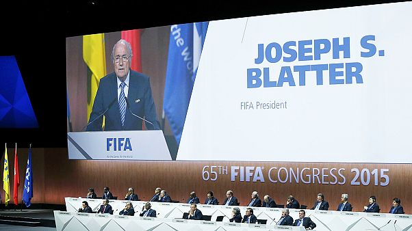 Sepp Blatter nem adja fel Sepp Blatter nem adja fel