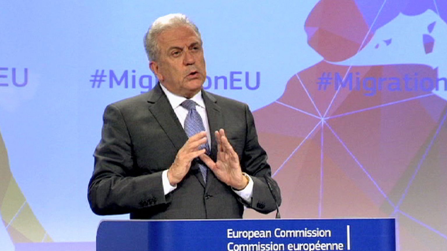 Europe Weekly: Οι εκκλήσεις της Κομισιόν για τους πρόσφυγες, το Brexit και το ελληνικής έμπνευσης δίευρο