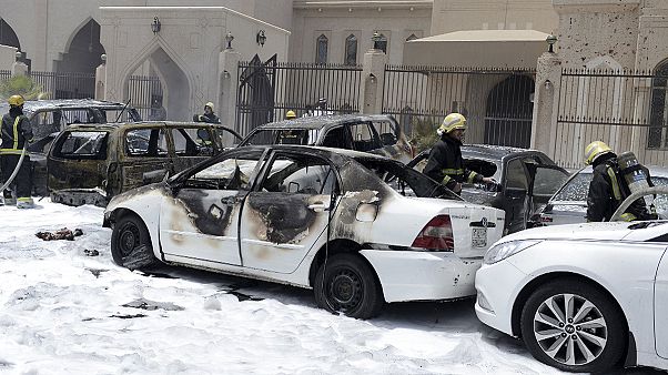 Suudi Arabistan'da camiye düzenlenen saldırıyı IŞİD üstlendi Suudi Arabistan'da camiye düzenlenen saldırıyı IŞİD üstlendi
