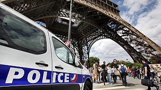 La policía de París desarticula una red de carteristas que operaba en la Torre Eiffel