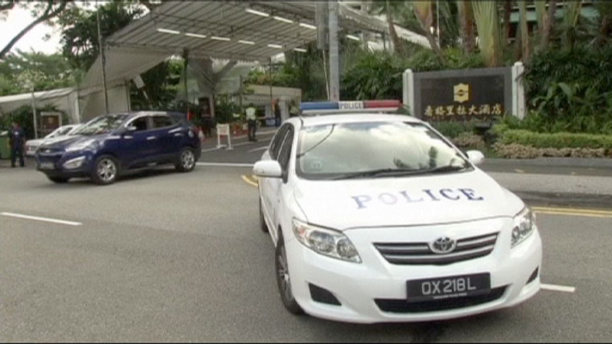 شرطة سنغافورة تقتل رجلا قرب فندق وزير الدفاع الامريكي