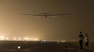 "Solar Impulse 2" пережидает непогоду